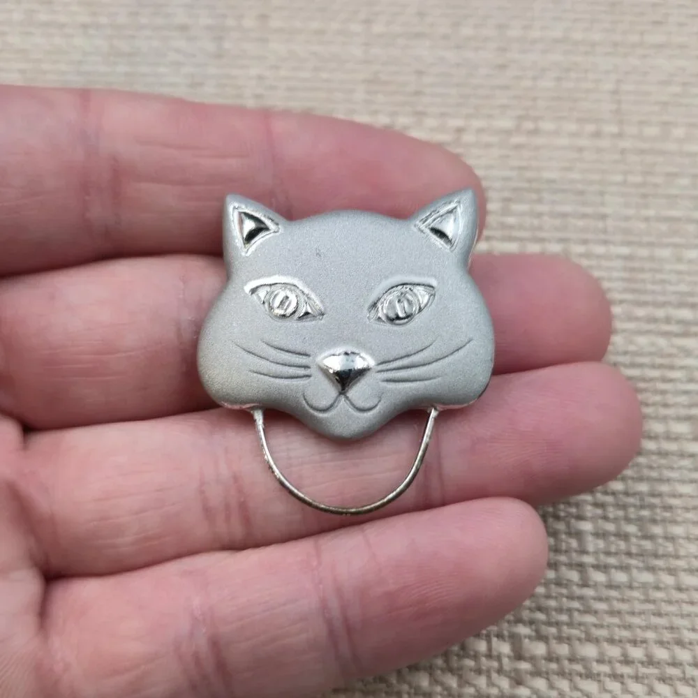 Adorable Kitty Cat Face Pin Brooch A7073 - Picture 3 of 6